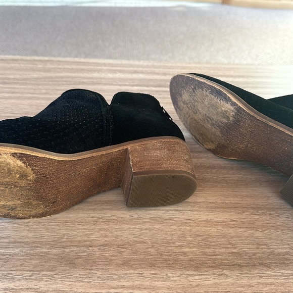 Susina Kyle perforated suede booties - Picture 5 of 10